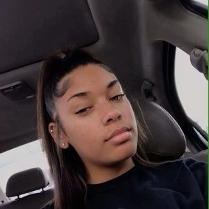 Meet your Posher, Tajia